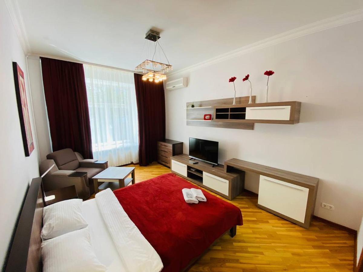 Real Home Apartments In Kiev Center ภายนอก รูปภาพ